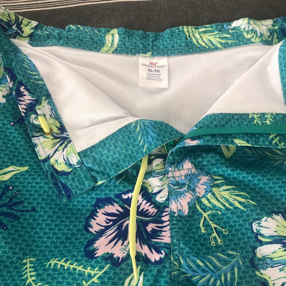 Men’s Vineyard Vines swim trunks XL. not new. - Picture 7 of 7